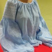 Женская вышиванка на льне Голубое небо фото