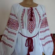 Жіноча вишиванка "Червона мозаїка" Ручна вишивка