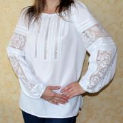 Жіноча вишіванка "Білі троянди" фото
