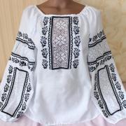 Жіноча вишиванка "Чорна троянда" фото