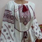 Жіноча вишиванка біла "Святкова" ручна вишивка