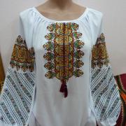 Женская белая вышиванка "Яркая пысанка" фото