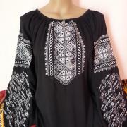 Чорна жіноча вишиванка "Лабіринт удачі" купить Киев