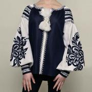 Стильна вишита жіноча блузка "Квіти мого роду" фото вишиванок