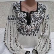 Женская вышиванка на льне "Чайные розы" фото Крестик Киев