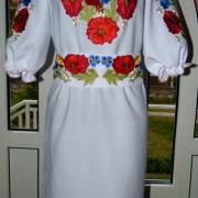 Женское вышитое платье "ранние маки" фото