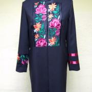 Стильный вышитый тренч многоцвет фото