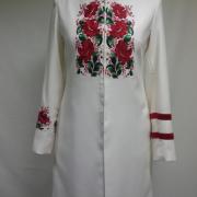 Вышитый белый женский тренч фото