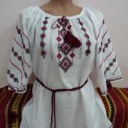 Женская вышиванка ручной работы "Ромбы удачи"