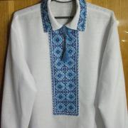 Вышиванка мужская с синими цветочными ромбами