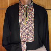 Черная мужская вышиванка "Счастливые ромбы"