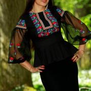 Элегантная женская вышиванка "Борщевский мотив" фото