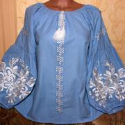 Блакитна жіноча вишиванка на Котоні "Небесні квіти" фото