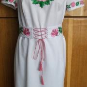 Платье с вышивкой - красные розы