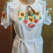 Детская вышитая блузка