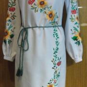 Платье в украинском стиле с вышивкой