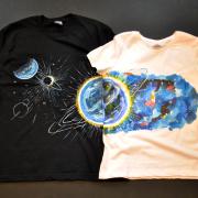 Футболки ручной росписи "Вселенная для двоих" фото