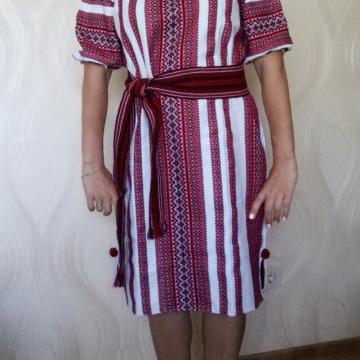 Украинское платья тканое с вышивкой