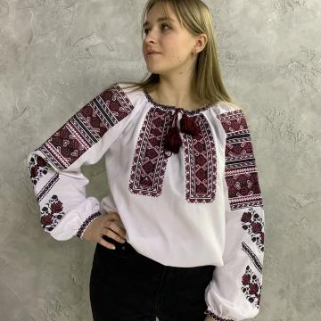 Біла жіноча вишиванка  "Марія"