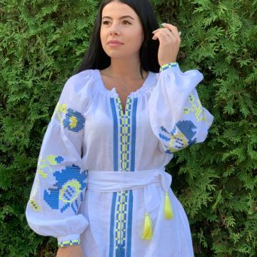 Белое бохо платье вышиванка "Украинская роза"